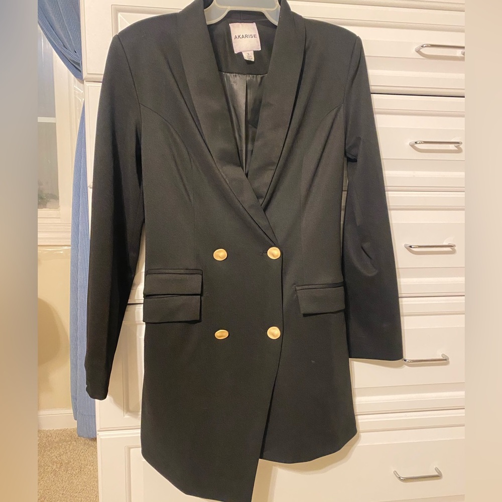 Akarise Elegant Black Blazer with Gold Buttons